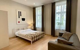 Boutique Apartments - Elegant 1906 Period